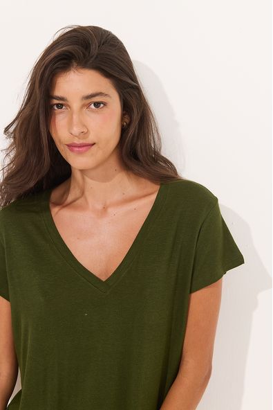 tshirt-gola-v-detalhe.jpg